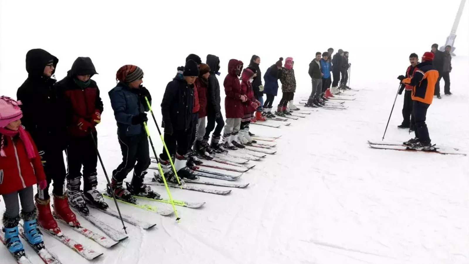 Erciyes'te turlara tanıtım dersleri alan tur grubu